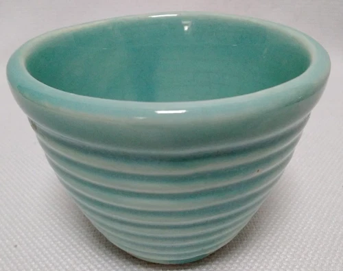 Vintage Bauer 2-1/2 inch Ring Beehive Bowl Green Small Nesting Bowl