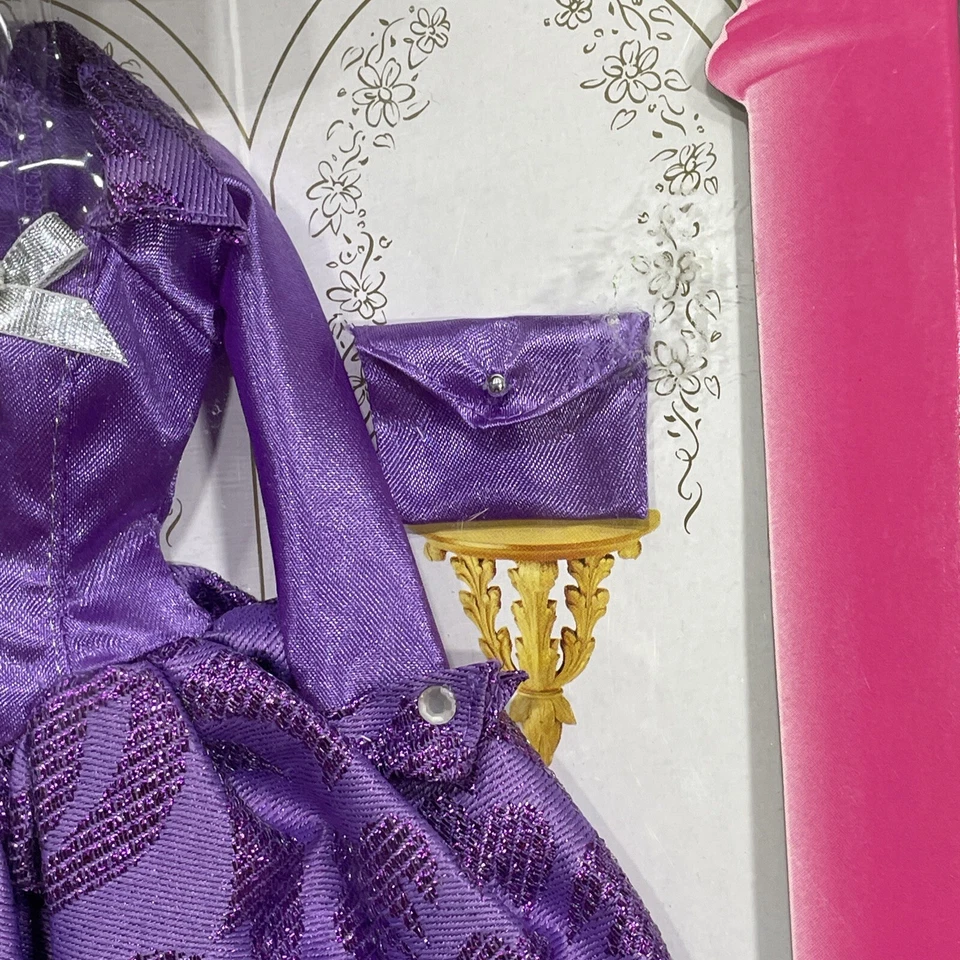 Vestido/bolsa e sapatos roxos Barbie Fashion Avenue Evening Wear #18120 - Novo - Imagem 4 de 4