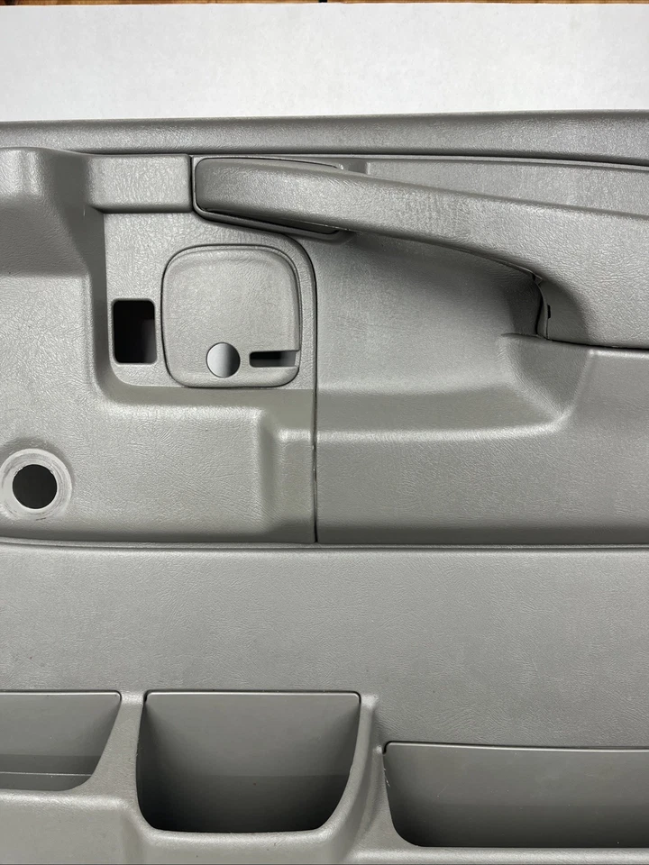 Painel interno de acabamento de porta dianteiro direito Chevy Express GMC Savana 2003-2015 cinza - Imagem 3 de 4