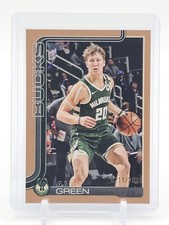 AJ GREEN 2025-26 TOPPS FLAGSHIP BASKETBALL GOLD #57 /2025 BUCKS Q6573