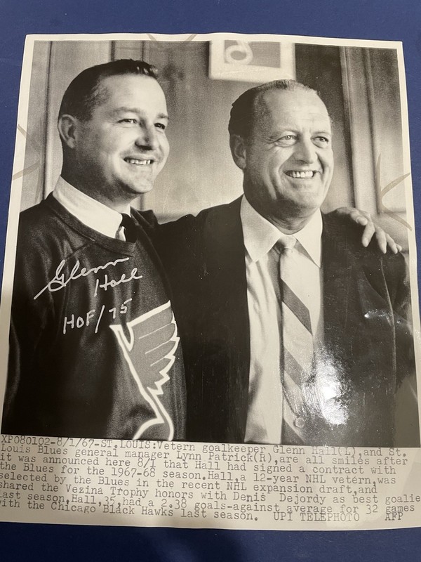 St. Louis BLUES Glenn HALL SIGNS & Out of RETIREMENT Signed 8X10 Orig WIRE RARE!