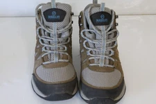 Magellan Outdoors Hiking Boots Women’s Size 7.5B Caprock Waterproof Lace Up
