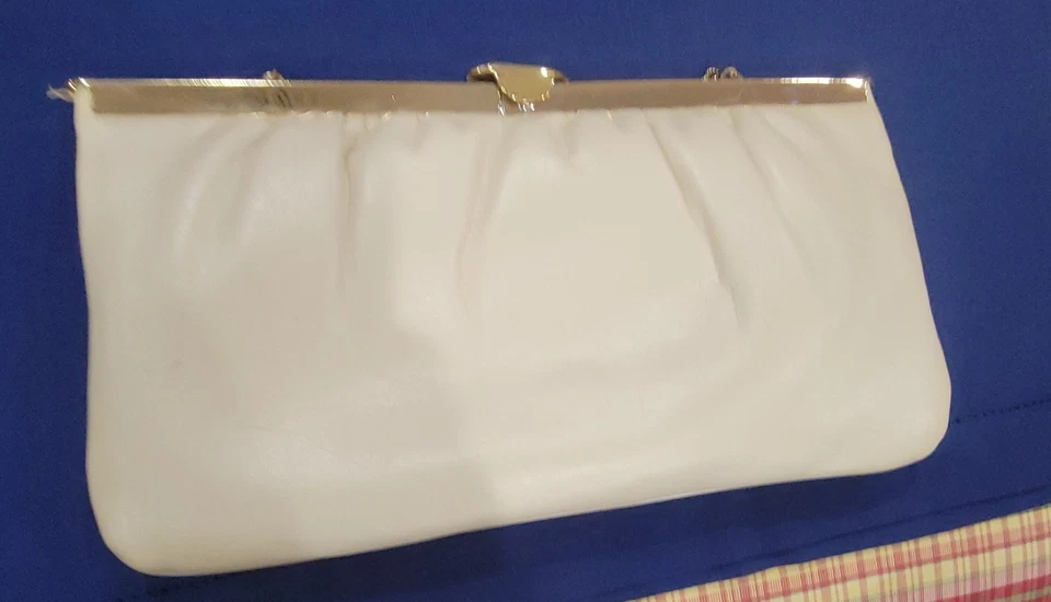 Vintage Etra 1960's Envelope Clutch Genuine Leather Ivory Purse Gold Trim/Chain - Image 3 of 4