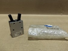 New SMC MHC2-20S Pneumatic Angular Air Gripper Cylinder