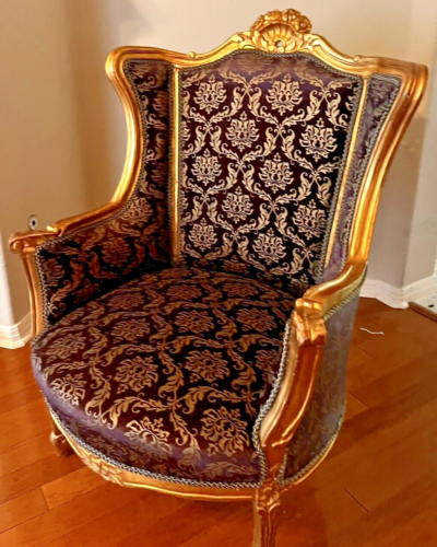 Hollywood Glamour Louis XV Style Gilt Wing Chair (A) Purple Damask Velvet 1960s - Picture 2 of 24