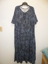 Only Necessities Navy Front Zip Short Sleeve Gown Size 1X 22/24 