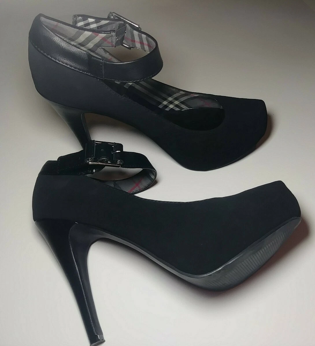 Penny Loves Kenny Black Faux Suede Shoes Size 7.5 Womens Strap Heels Platform