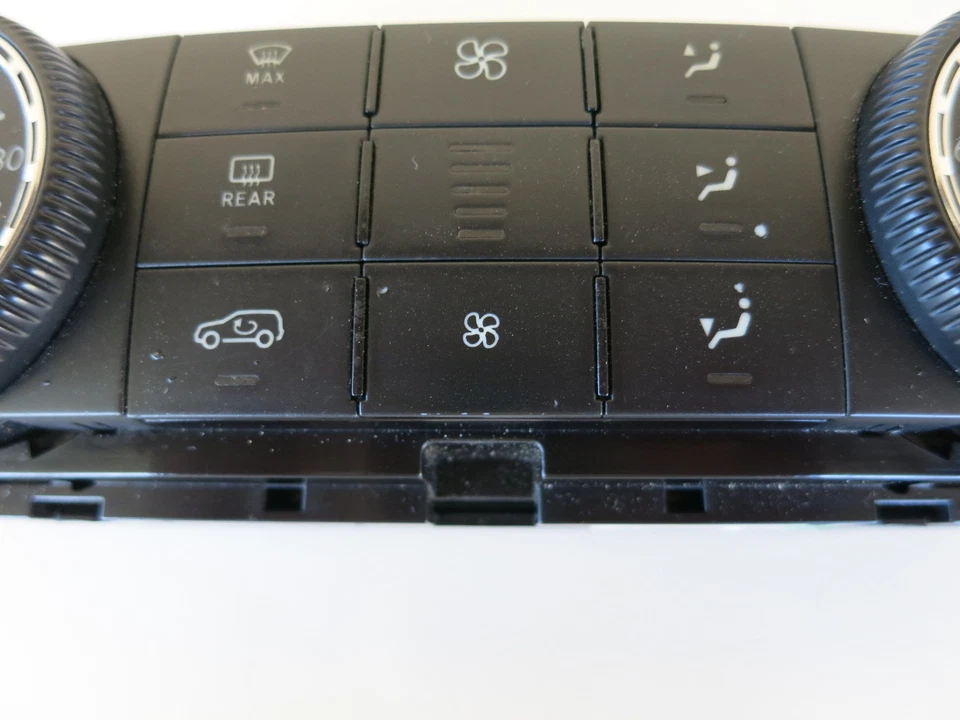 07 Mercedes Benz R500 Climate Control Panel Temperature Unit A/C Heater - Image 4 of 4