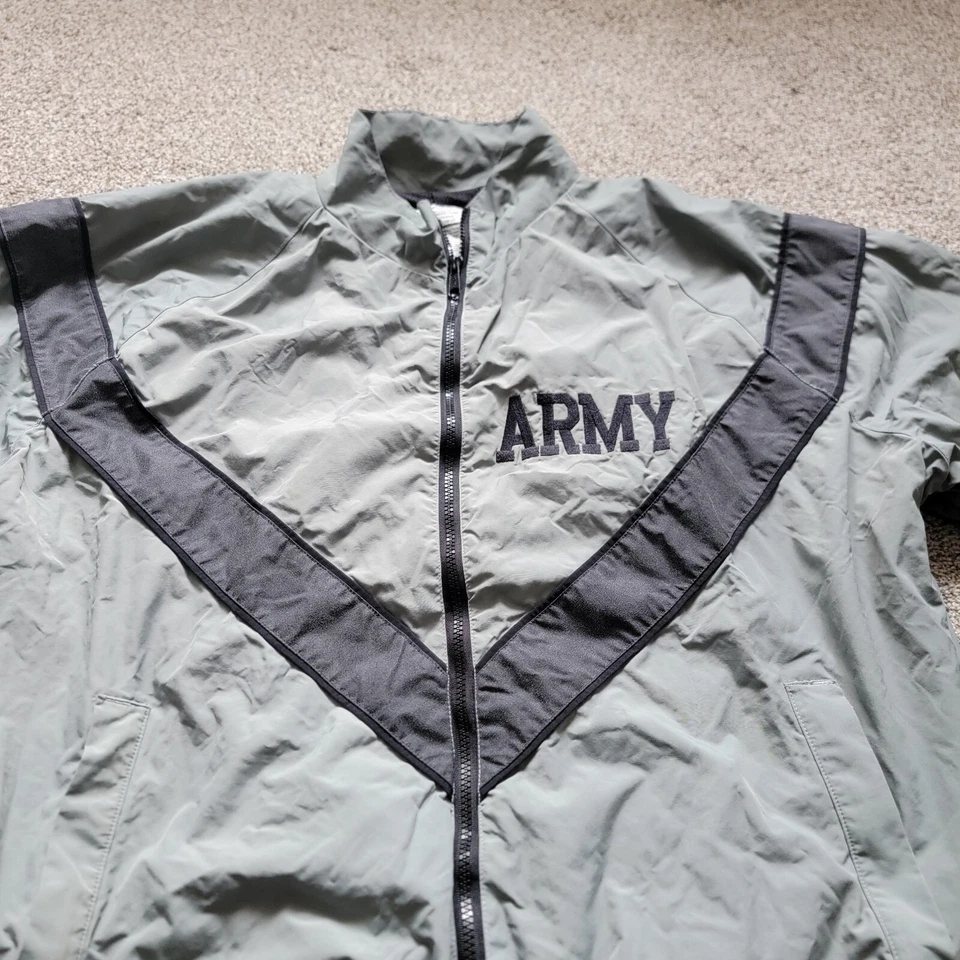 Chaqueta Militar Rompevientos Gris Emitida por el Ejército de los Estados Unidos IPFU Grande Regular Ventilada Camuflada Foto 2 de 4