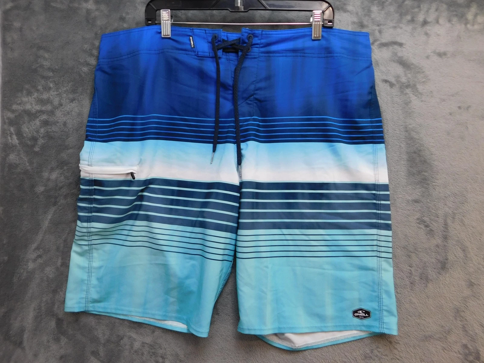 O'Neill Shorts Mens 40 Blue Bermuda Polyester Spandex Striped Pockets 11 Inseam