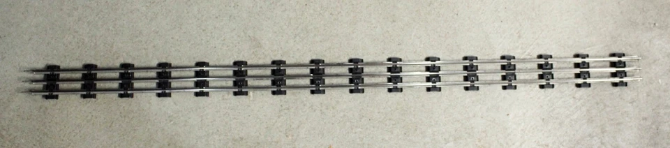 14 Pieces - 40" K-Line - O Gauge 3-Rail Track (Black Tie) - Image 2 of 4