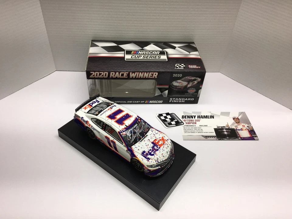 ЛИТАЯ МОДЕЛЬ С АВТОГРАФОМ ДЕННИ ХЭМЛИНА 2020 NO11 FEDEX EXPRESS DAYTONA ЧЕМПИОН 1:24 - Изображение 4 из 4