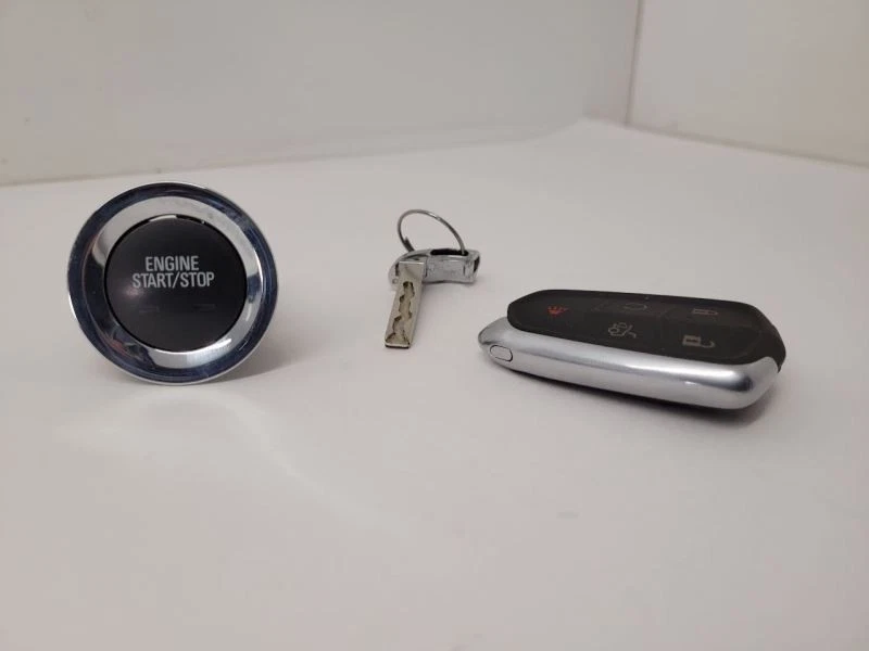 Interruptor de encendido de arranque a presión Cadillac XTS 2013-2019 con llave 84200251  Foto 2 de 4