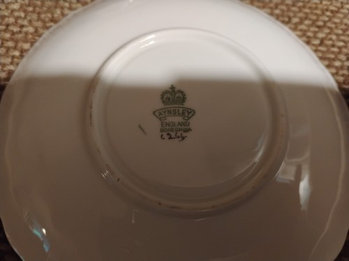 Vintage Aynsley White With Floral Bouquet. Swirl Pattern Tea Cup Saucer England - Picture 10 of 10