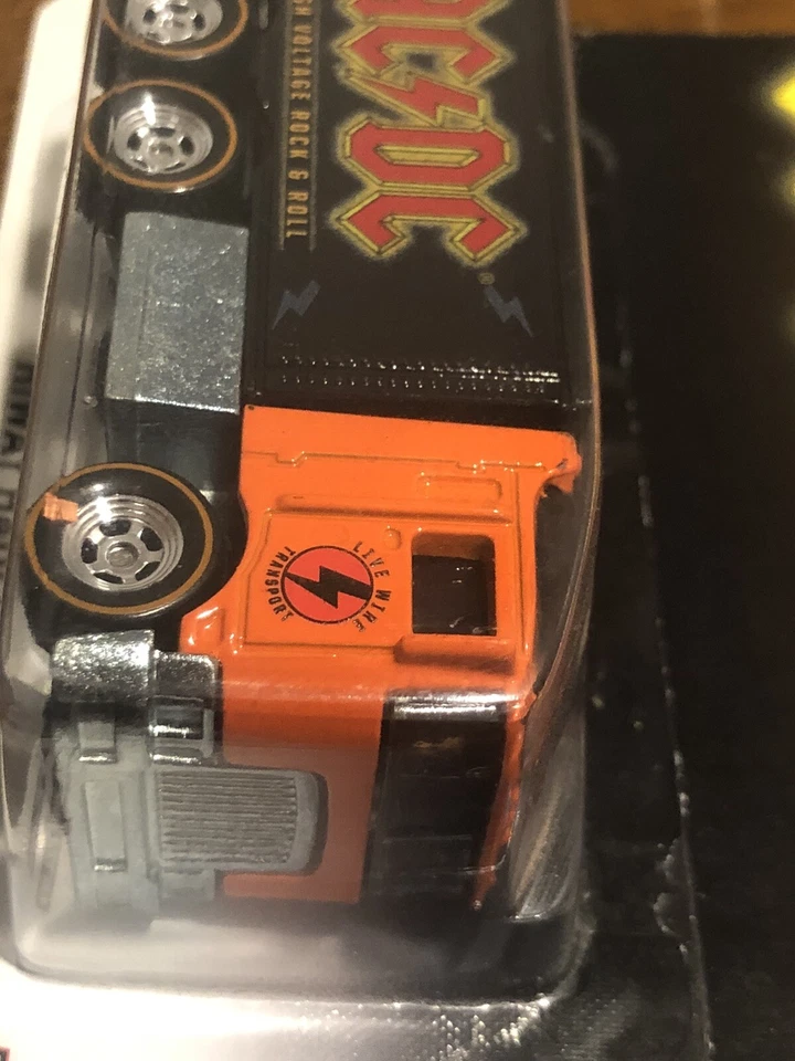 Camión de carretera Hot Wheels AC/DC de metal/metal Foto 4 de 4