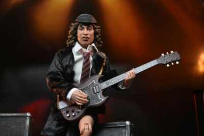 NECA AC-DC - Angus Young Highway to Hell - Figurine Habillée 20cm : AC/DC, Angus Young