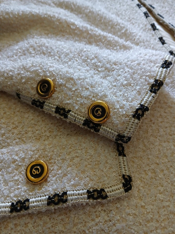 St John Couture by Marie Gray 59% Wool Blend Zip Front Ivory Jacket Sz: 10 USA - Image 4 of 4