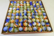 19640m Nice Vintage 100 Count Akro Agate Box With Marbles