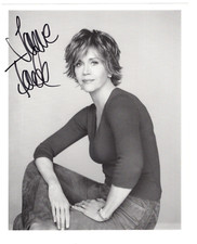 Jane Fonda Signed 8 x 10 Photo / Autographed Actress