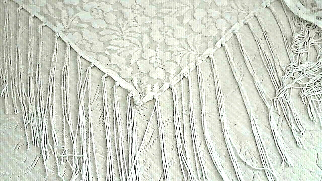 Symphony Designs White Lace Triangular Wrap W 7.5… - image 5