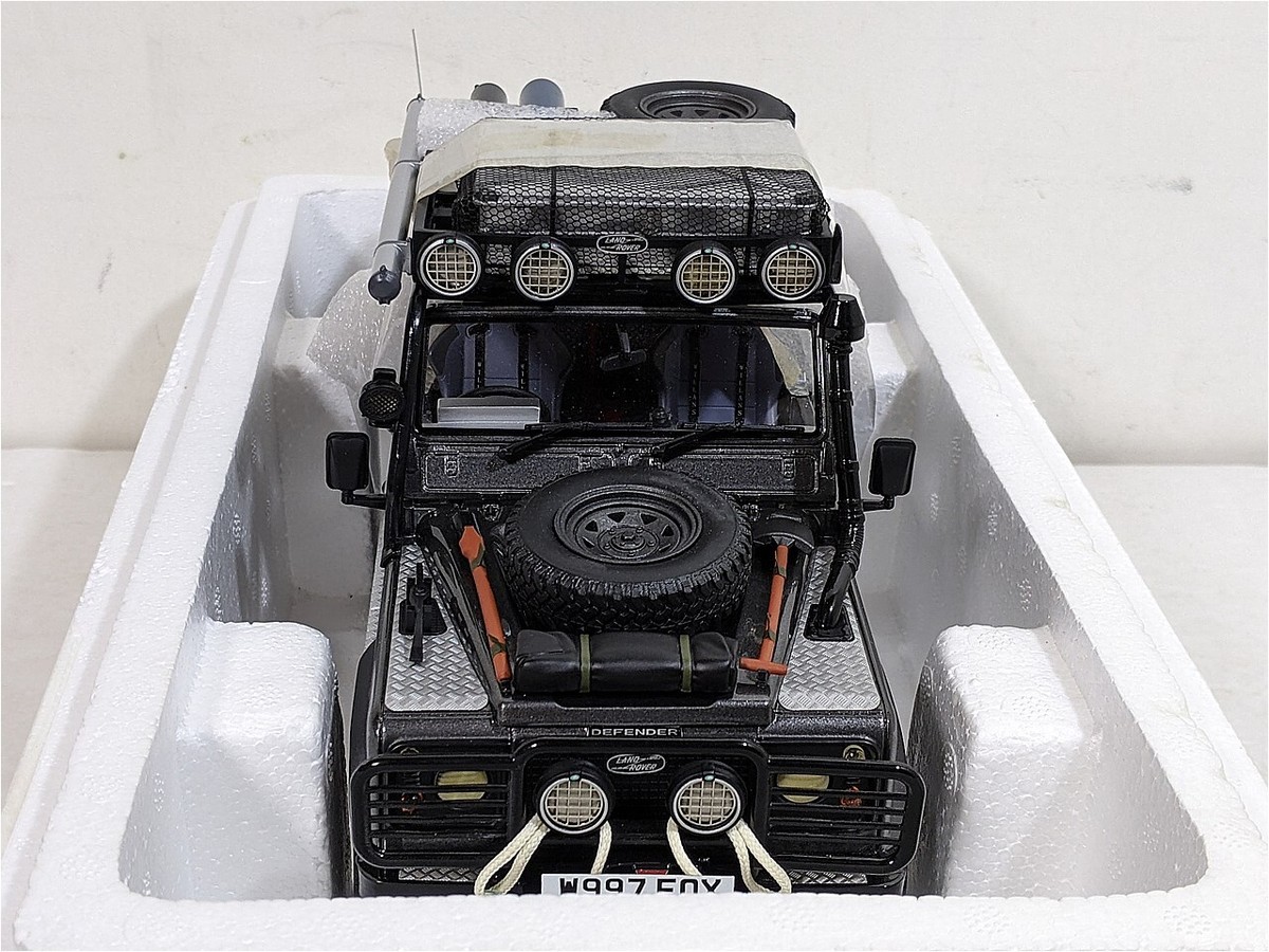 価格変更1/18 京商 ディフェンダー ムービーエディション トゥームレイダー KYOSHO 1/18 Land Rover Tomb Raider Defender Movie Edition Model