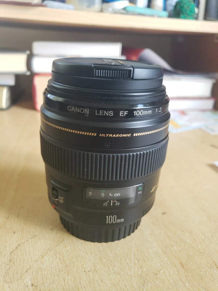 Canon EF 100mm 1:2 Ultrasonic - Image 2 of 4
