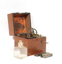 1860's Thomas Hall Electric Shock Box w/Glass Battery & Rare Orig. Solution Jar