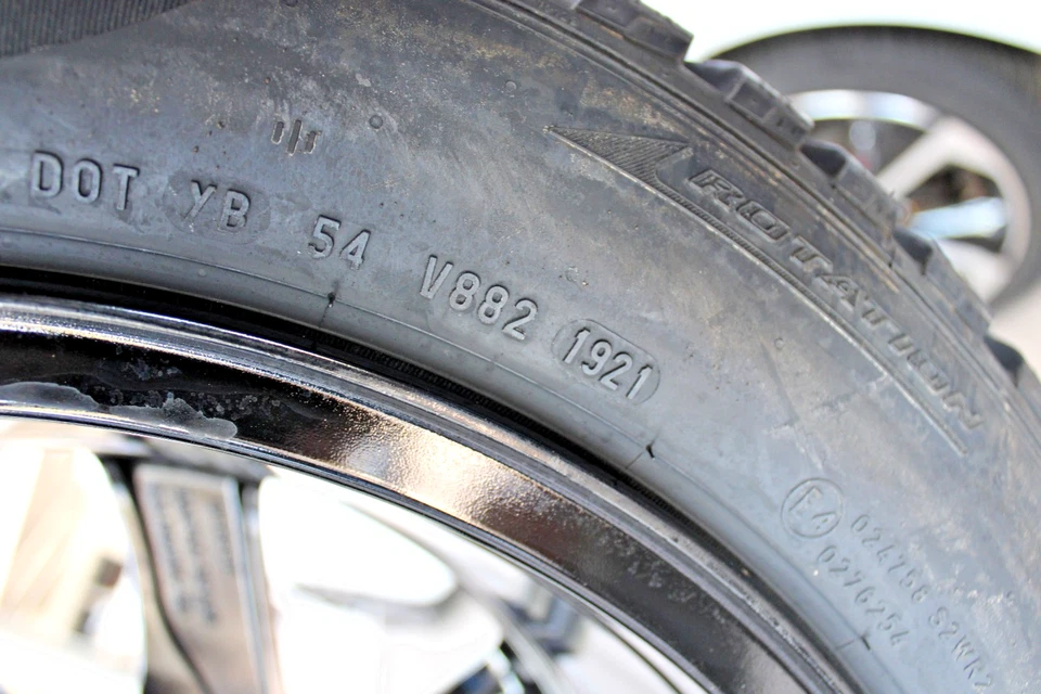 Original Winterradsatz Opel Corsa-F Alu 195/55 R16 91H Pirelli 9835801780 - Bild 4 von 4