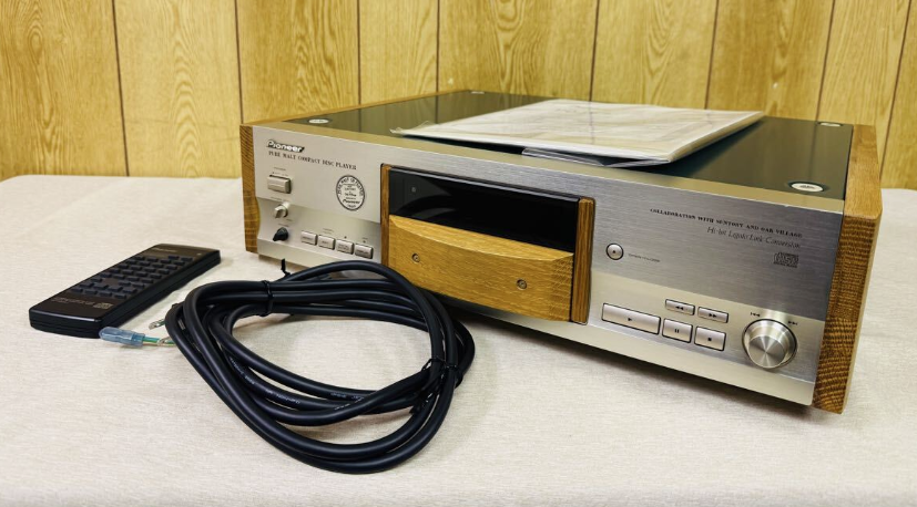 ラジオ・コンポ Pioneer PD-HL5 Pioneer PD-HL5-PM PURE MALT CD PLAYER AC100V 50/60Hz 10W SUNTORY