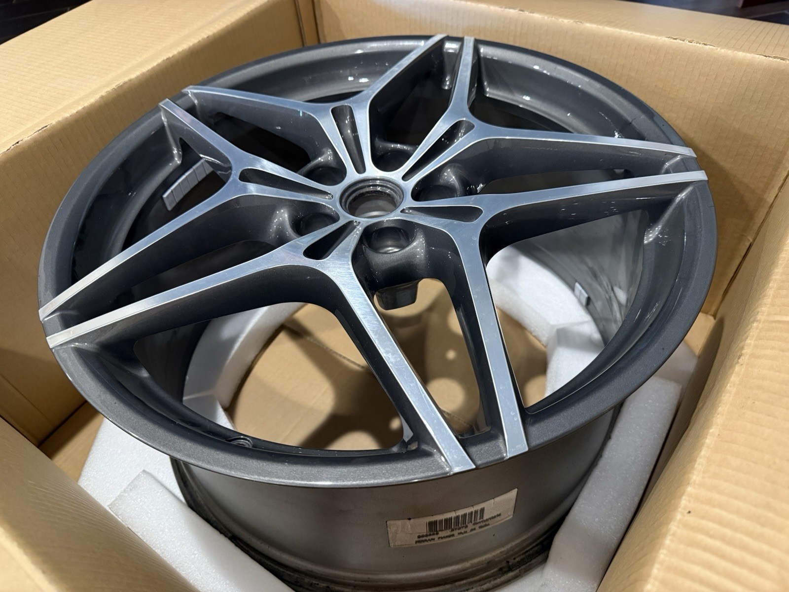 4 Ferrari California T 2015 Forged Alloy Wheels  Original 20" 303333 303335