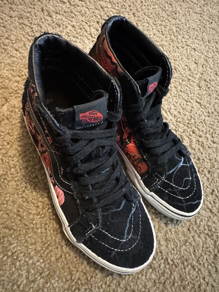🔥 Vans Sk8-Hi Stranger Things "Friends Don't Lie" Black Red Shoes M6 - Image 2 of 4