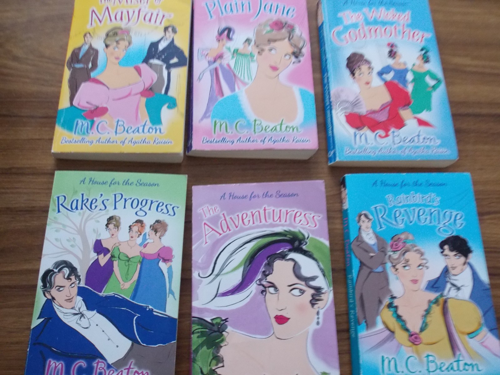 A HOUSE FOR THE SEASON  SERIES - Plain Janeby M C BEATON  Book 2