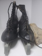   Vintage Nestor Johnson "Flexible" Figure Ice Skates   Black Leather Size 12