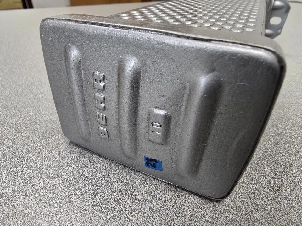 BONITO ENFRIADOR DE ACEITE USADO ORIGINAL CON LOGOTIPO BEHR PORSCHE 356A 356B T5 8 FILAS #23 9/60 Foto 3 de 4