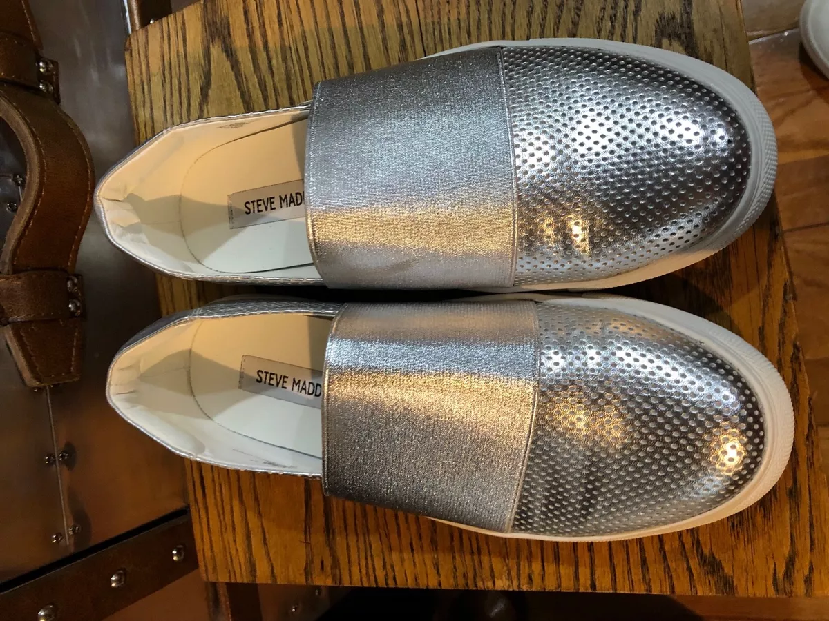 Steve Madden Emille Slip On Fashion Silver Wide Band Sneakers 676