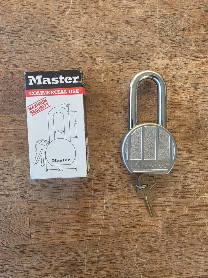 230LH MASTER LOCK HIGH SECURITY MASSIVE 2-1/2" BODY 5 PIN TUMBLER 7/16"SHACKLE - Image 2 of 4