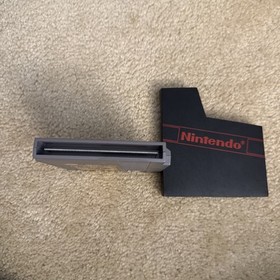 Predator Arnold Schwarzenegger Nintendo NES Cartridge and sleeve