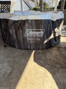 Beltway SaluSPA Bahama hot tub