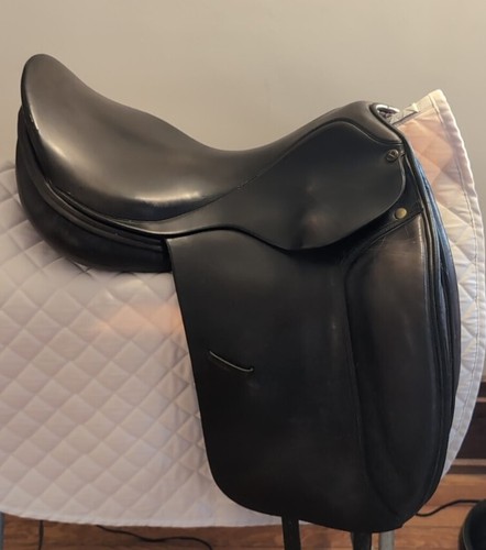 Dominus Dressage Saddle 18" Seat Medium Wide Tree Black Leather