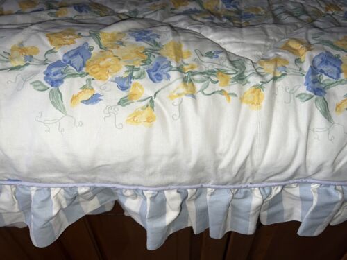 RARE VINTAGE LAURA ASHLEY TWIN COMFORTER~BLUE& YELLOW FLORAL~REVERSIBLE  - Picture 1 of 4