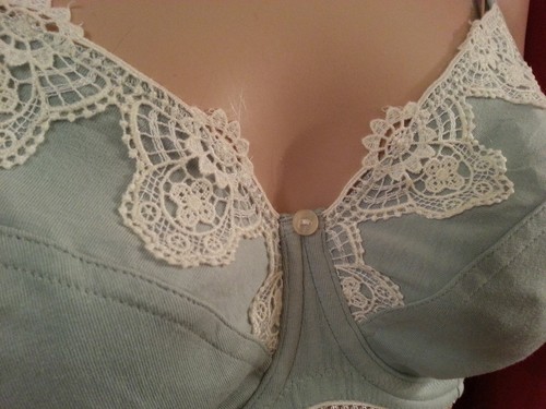 NEW M&S non padded underwired pale green balcony bra Size 32DD cream floral lace - Picture 8 of 8