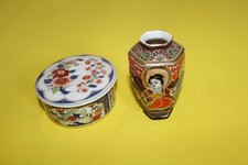Porzellan Dose mit Vogel- und Blumenmotiv und chinesische Vase