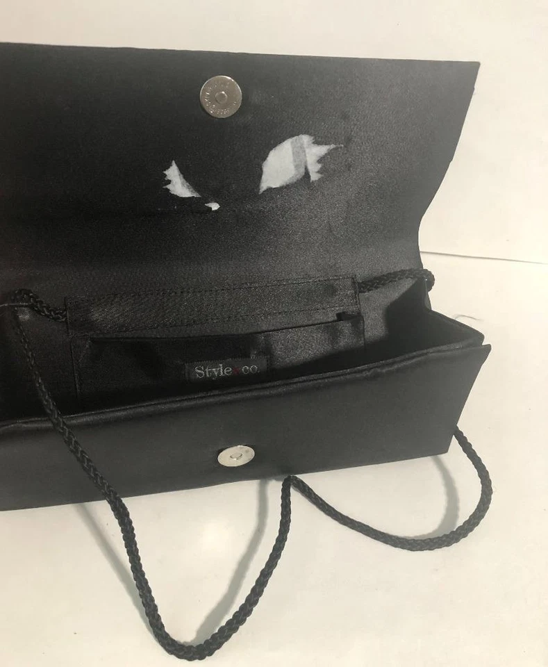 Style&co. Bolso sin asas para mujer negro satinado adornado cierre a presión Foto 3 de 3