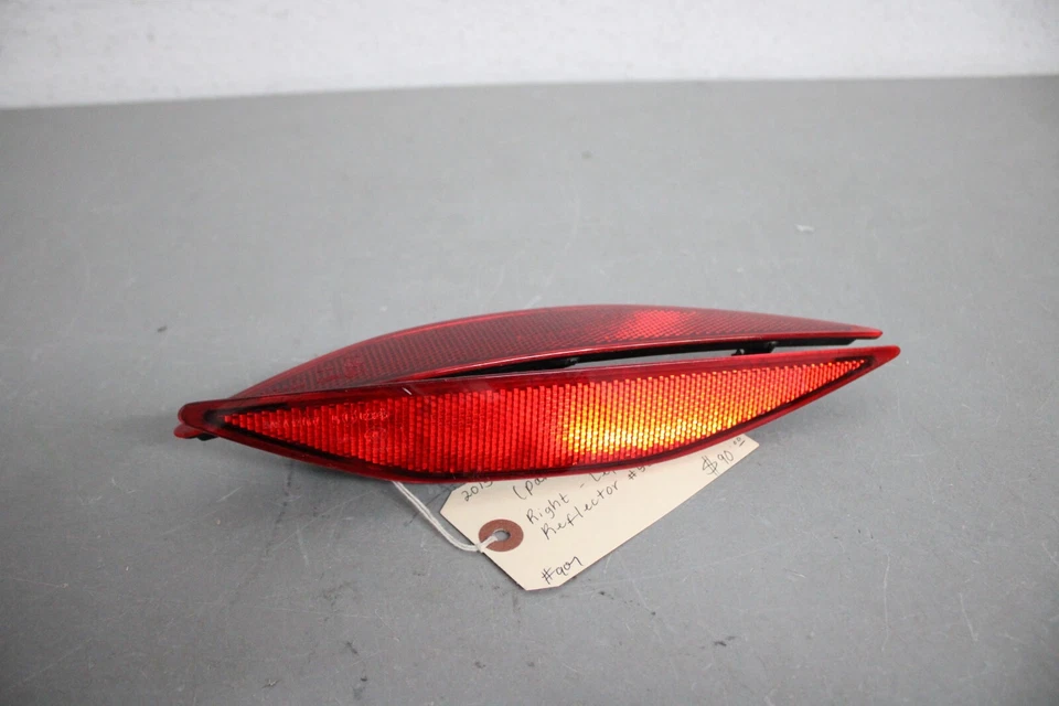 2015 2016 2017 2018 2019 VOLKSWAGEN GOLF RIGHT  LEFT BUMPER REFLECTOR (PAIR) - Image 3 of 4