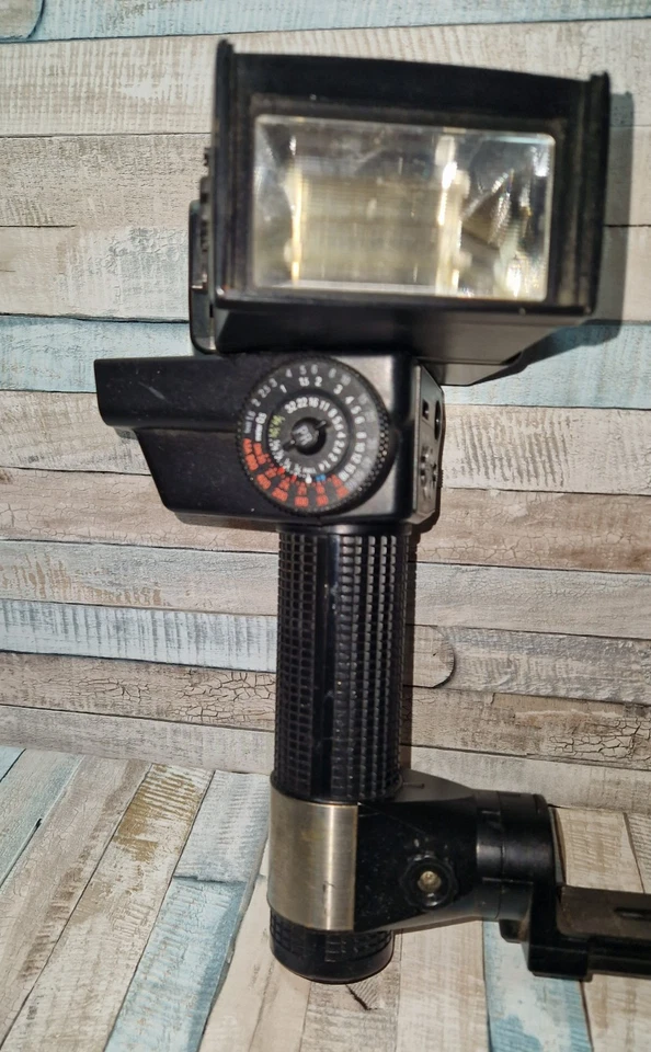 Sunpak Auto Zoom Thyristor 3600 Handle Camera Flash- Photography - Image 4 of 4