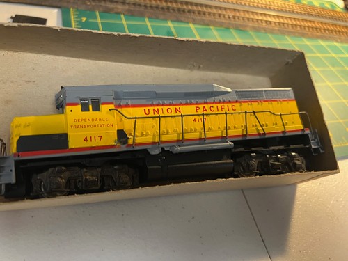 HO Athearn BB GP30 Union Pacific #4117 Powered  | Condition: Used