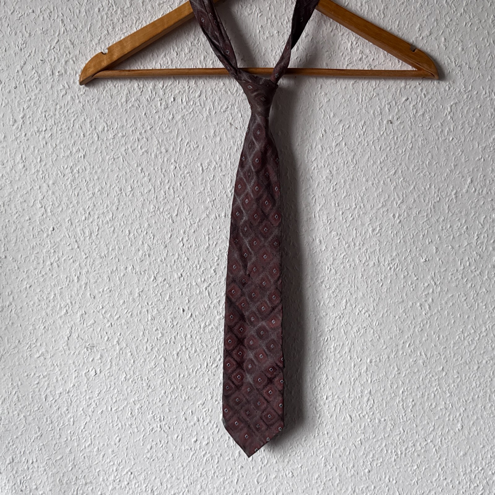 Walbusch Pure Silk Vintage Necktie - Burgundy Geometric Medallion image 8