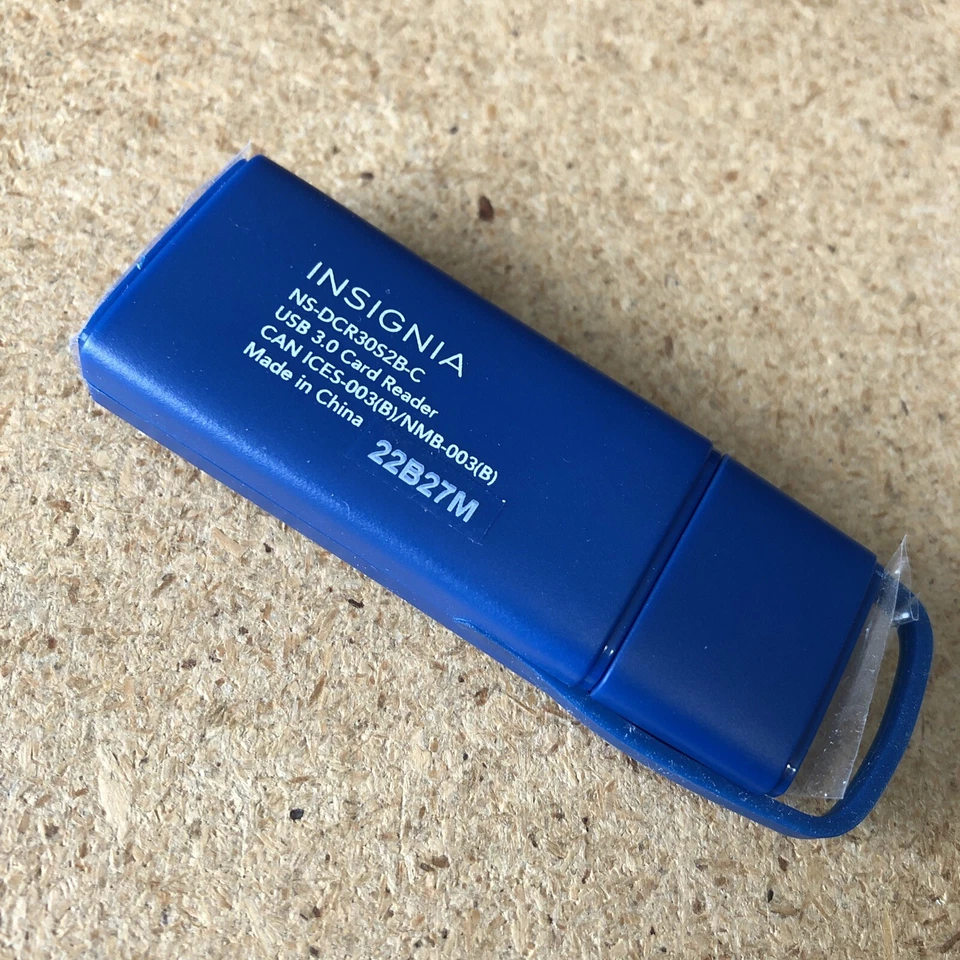 Insignia USB 3.0 Memory Card Adapter Reader 2in1 For SD Micro SD SDHC SDXC MMC - Image 4 of 4