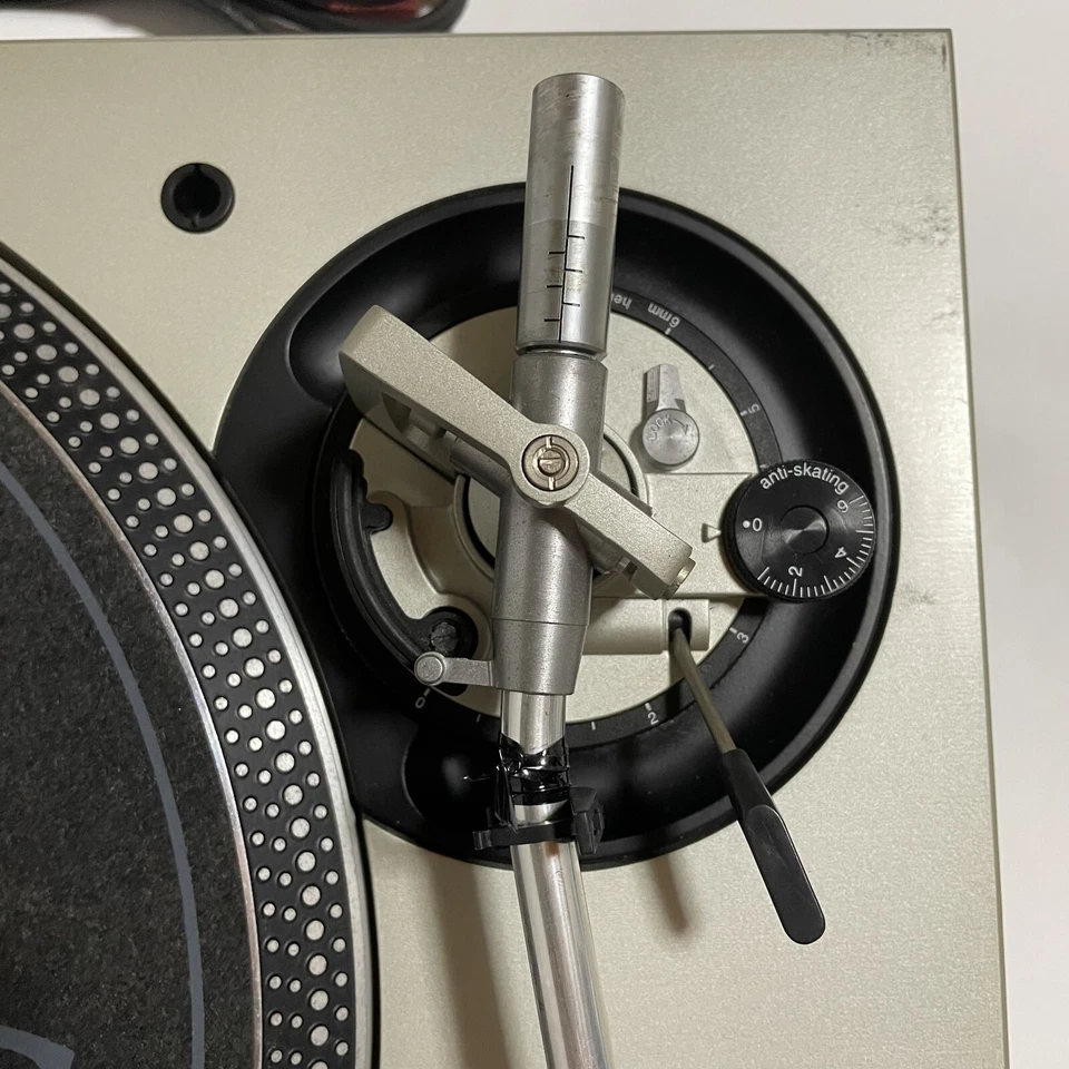 Technics SL-1200MK5 DJ Turntable record player tested - Image 3 of 4
