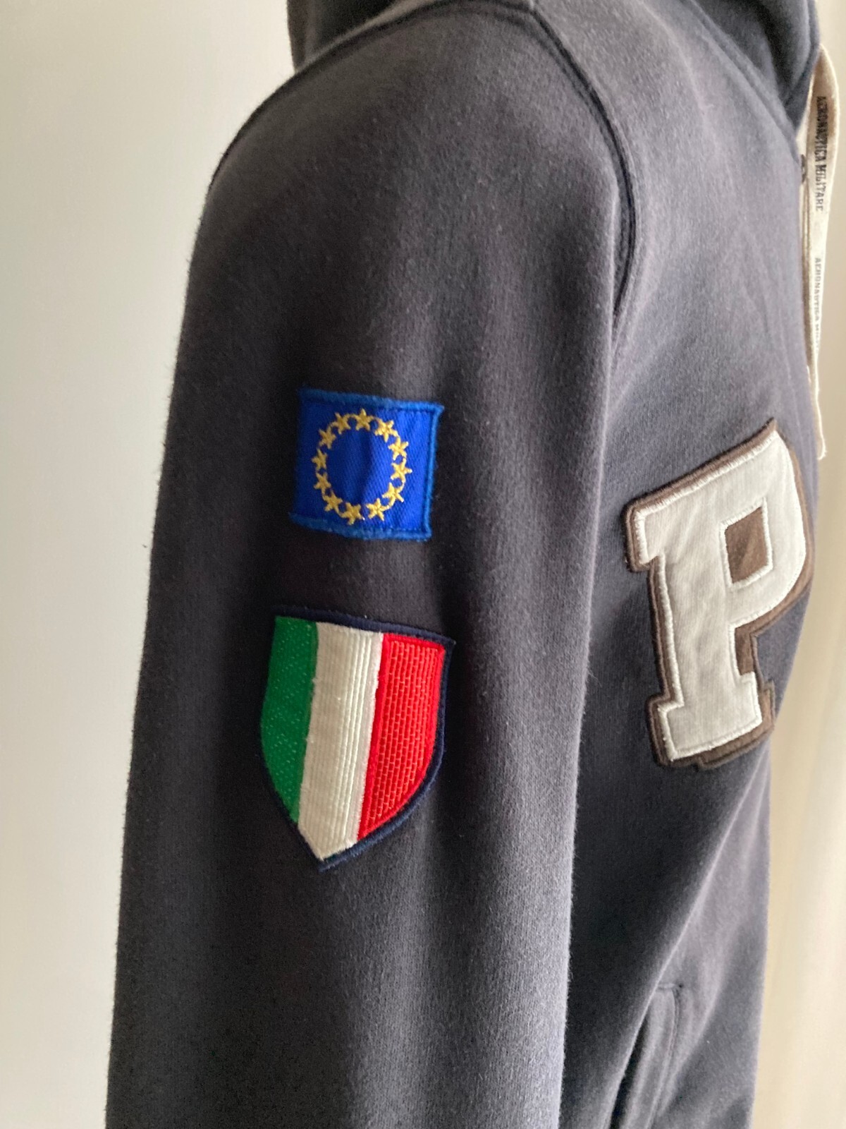 Foto 6 di 11